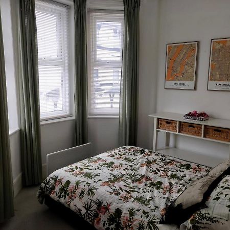 Entire Floor 2 Bedrooms On Westcliff Борнмут Экстерьер фото
