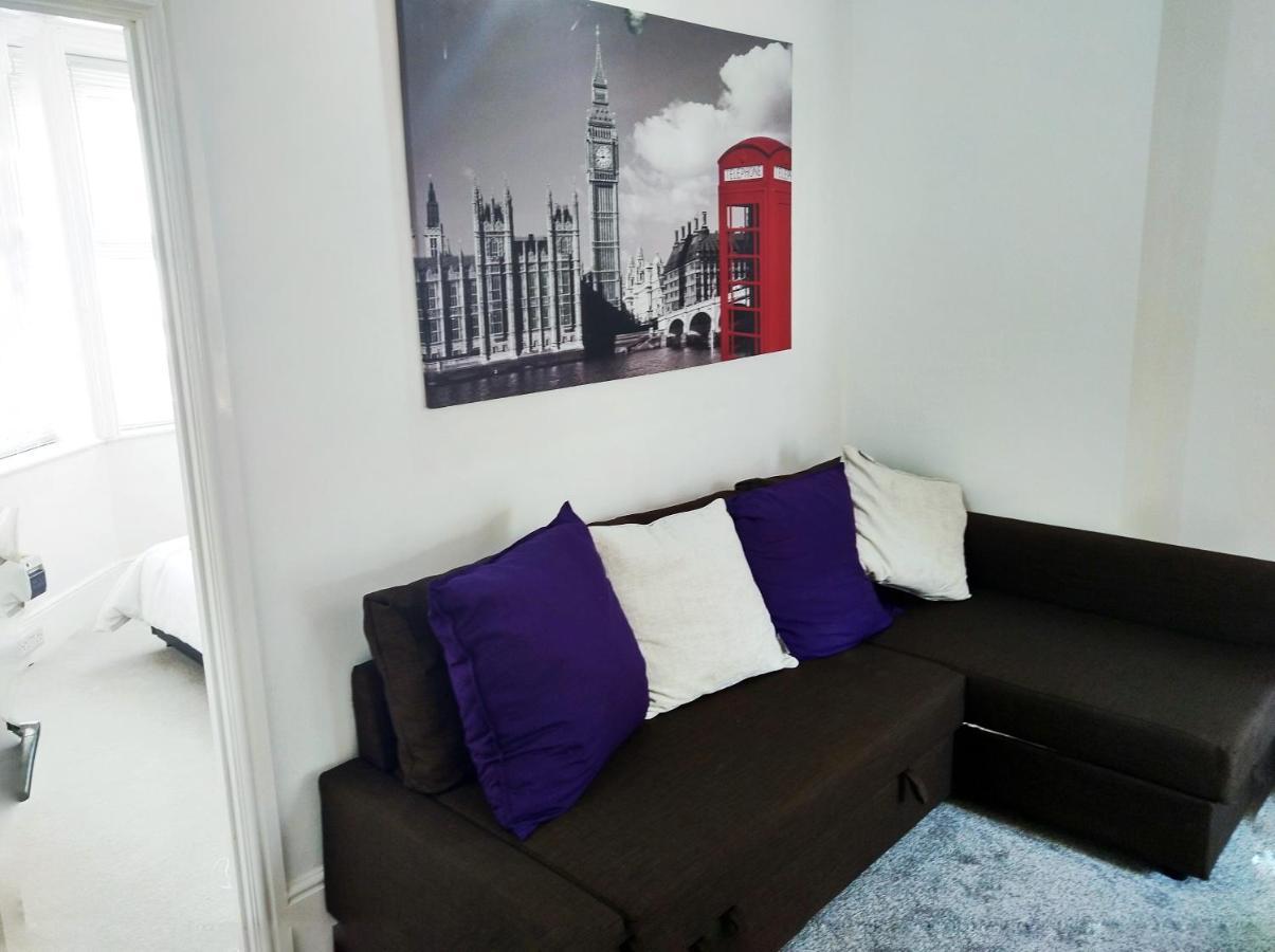 Entire Floor 2 Bedrooms On Westcliff Борнмут Экстерьер фото